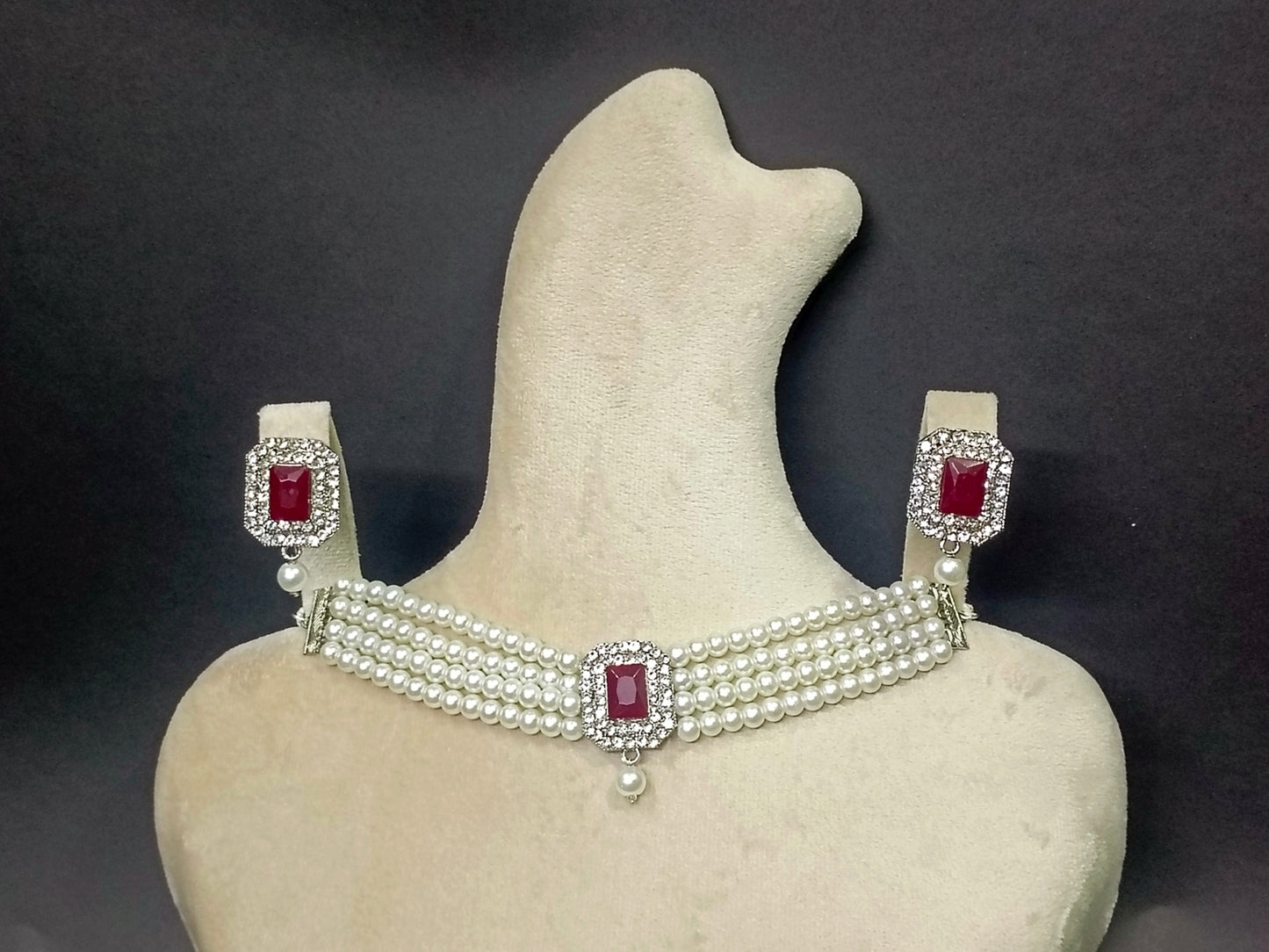 NP03_Elegant Maroon Pearl Choker Necklace Set