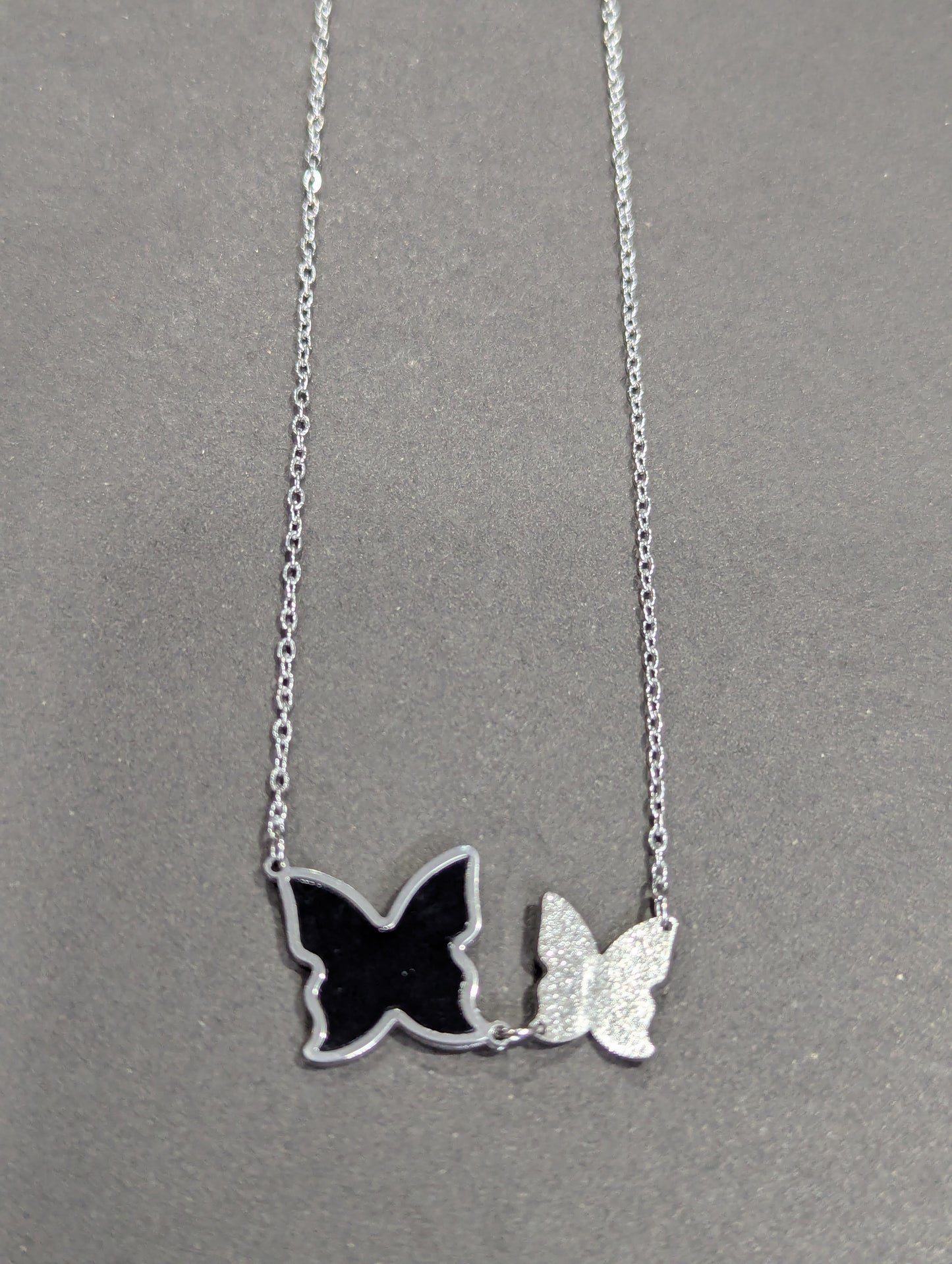 S05_Luxurious Butterfly Silver Black Necklace