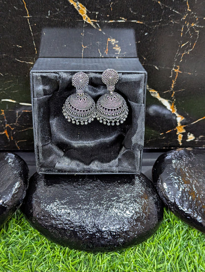 J01_Elegant Silver Jhumka