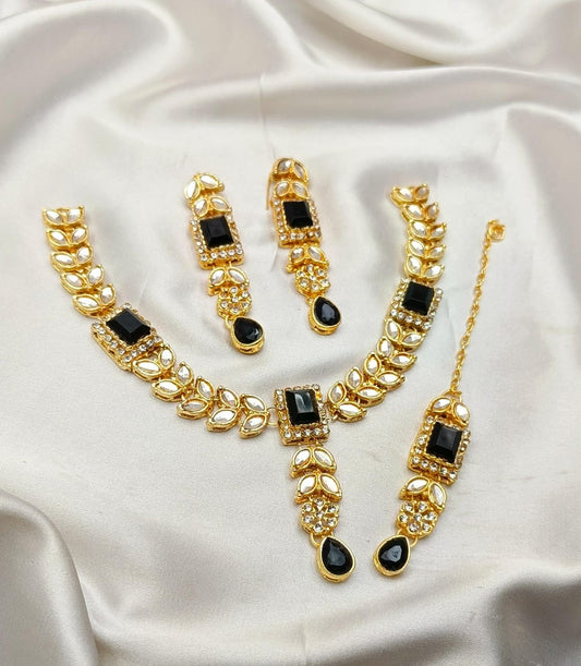 GN01_Elegant Golden Black Necklace Set