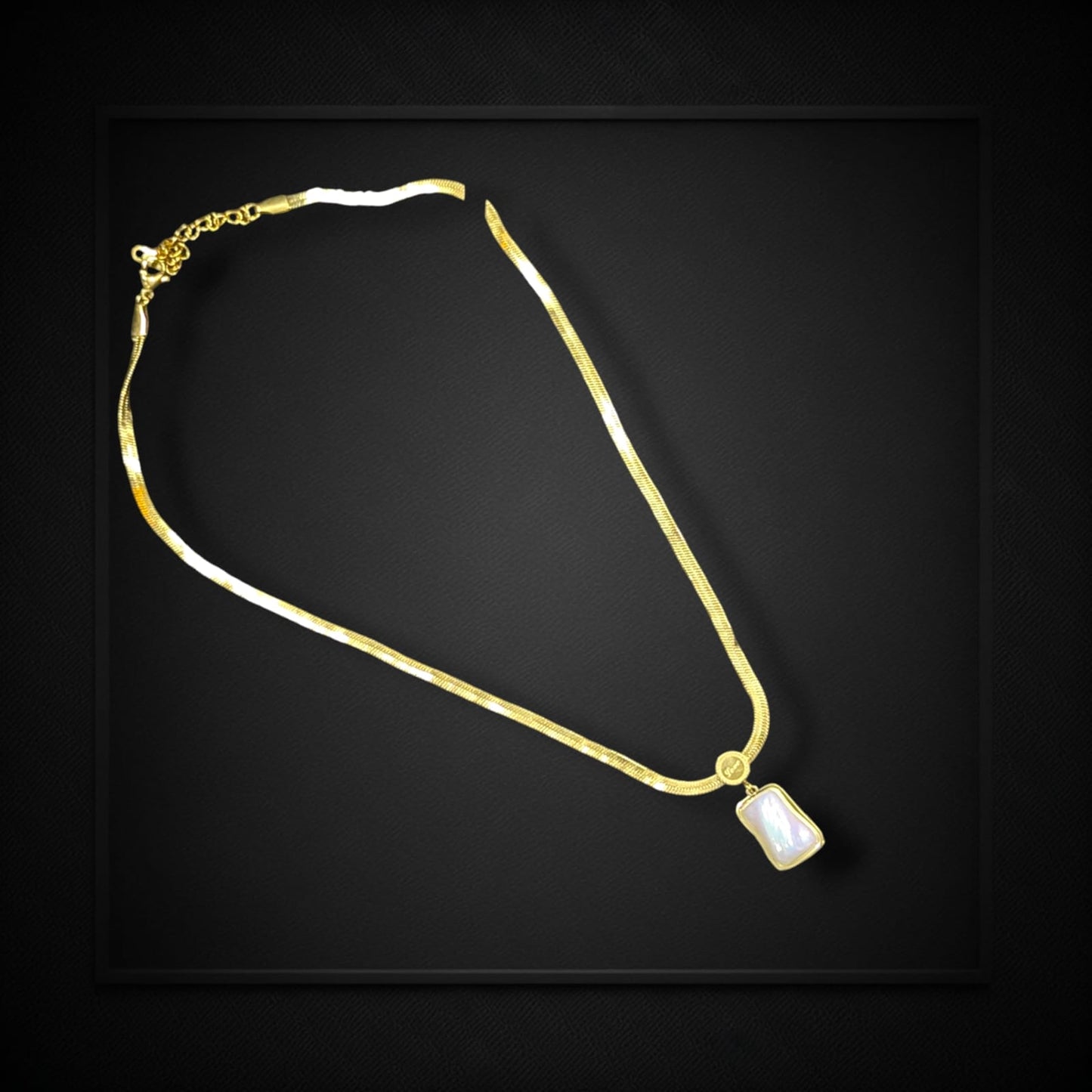 PG07_White Stone Snake Bone Necklace