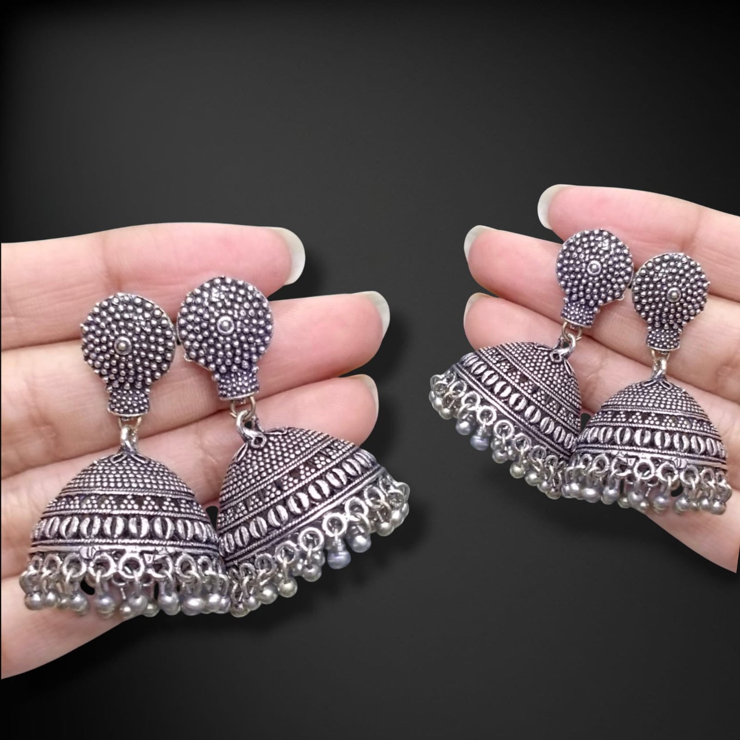 J01_Elegant Silver Jhumka