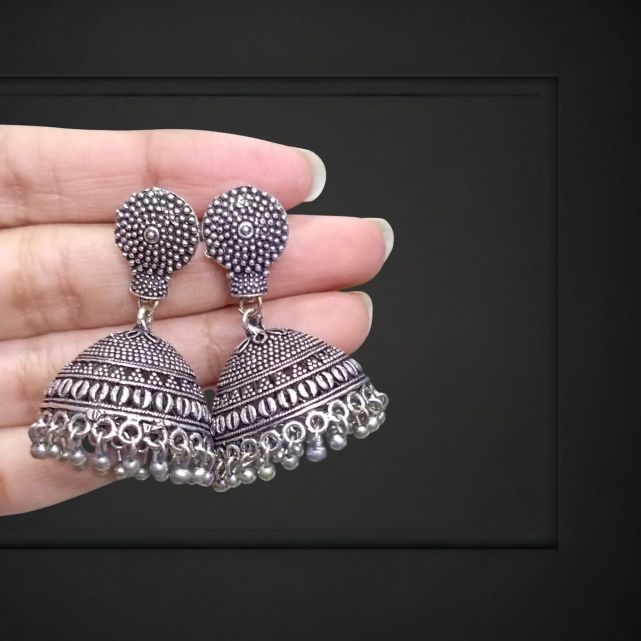 J01_Elegant Silver Jhumka